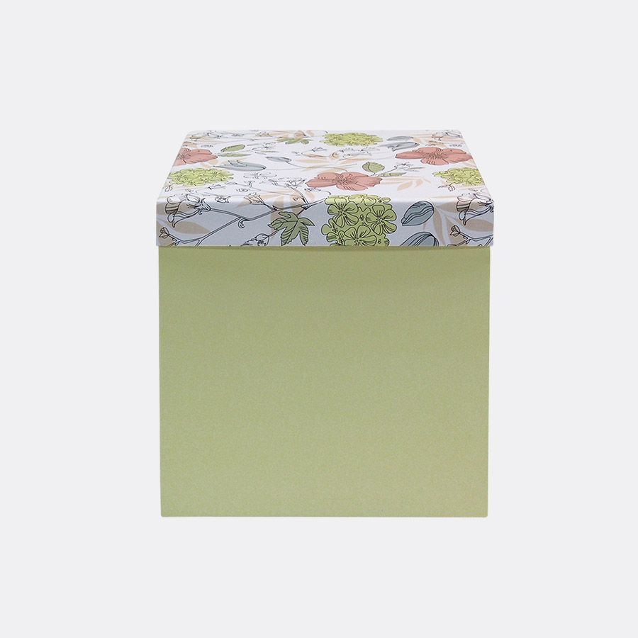 Коробка-куб  &quot;цветы на белом&quot; 220х220х218 мм (арт. 137.101)
