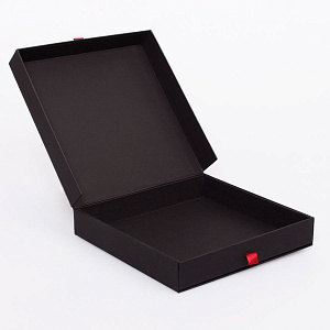 Коробка-шкатулка с выдвигающимся лотком 190х190х30 мм (арт. 345)